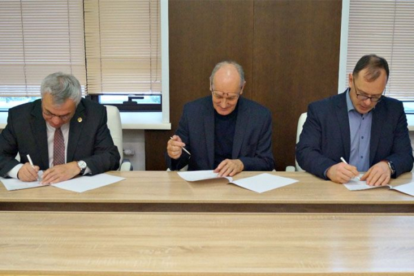 В Академгородке договорились объединить работу синхротрона и суперкомпьютера