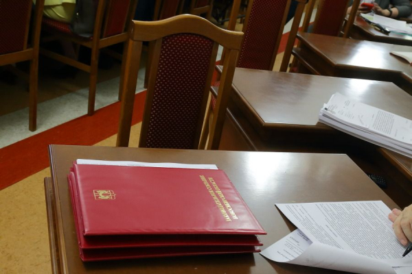 Адвокату, передававшему взятки экс-главе отдела СК, огласили приговор в Новосибирске