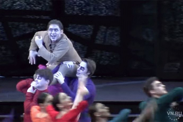 Квазимодо без горба и особая техника &ndash; главную премьеру сезона представили в НОВАТе