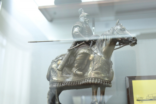 Афиша выходных: курьи именинки, игра на гуслях и кино про COVID-19 Афиша выходных: курьи именинки, игра на гуслях и кино про COVID-19