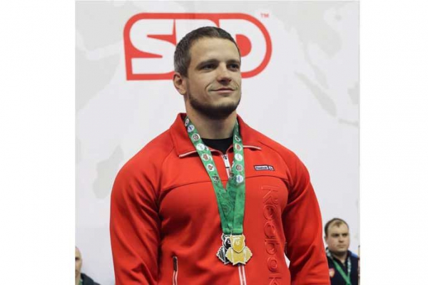 Детский тренер по боксу выиграл чемпионат Европы по жиму штаги лежа Детский тренер по боксу выиграл чемпионат Европы по жиму штаги лежа