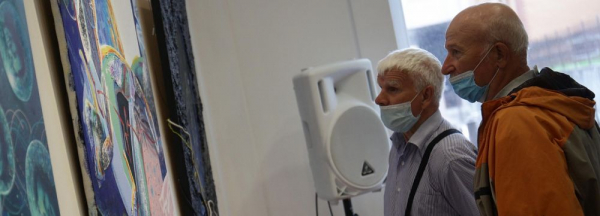 Тонкий эффект: новосибирский художник создаёт картины шариковыми ручками