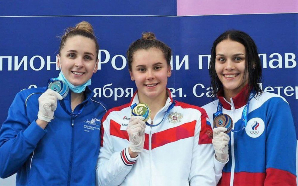 Дочь бывшего вице-губернатора Новосибирской области завоевала четыре золота на Чемпионате России по плаванию