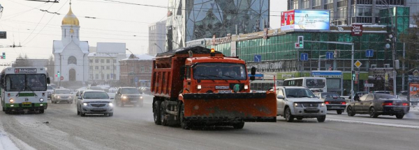 Мэр Новосибирска приказал вывезти пирамиды снега с&nbsp;Красного проспекта