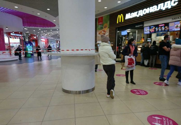 Роспотребнадзор предложил приостановить работу общепита и ТЦ в регионе Сибири