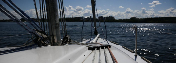 Семья из&nbsp;Новосибирска терпит бедствие в&nbsp;тихом океане из-за коронавируса