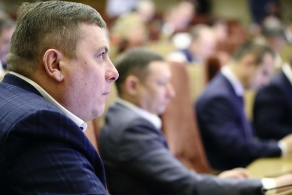 «Единая Россия» приостановит членство в партии новосибирского депутата, обвиняемого в мошенничестве «Единая Россия» приостановит членство в партии новосибирского депутата, обвиняемого в мошенничестве