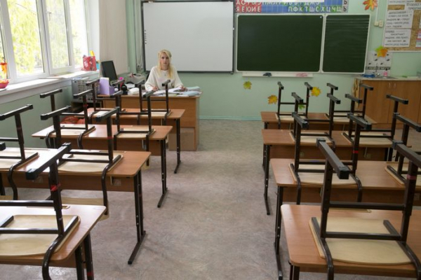 В Новосибирске первоклассники получили ожоги глаз во время кварцевания кабинета