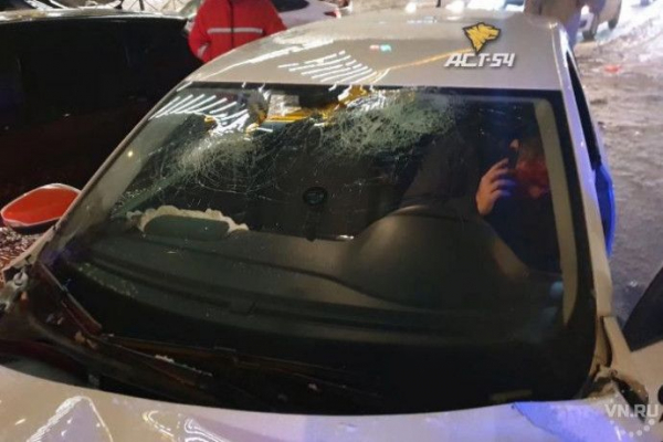 Такси и внедорожник столкнулись в центре Новосибирска