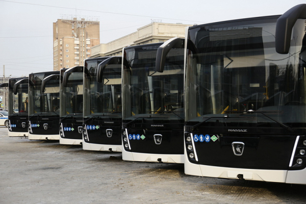 Ключи от&nbsp;20&nbsp;новых автобусов передали ПАТП-4&nbsp;в Новосибирске