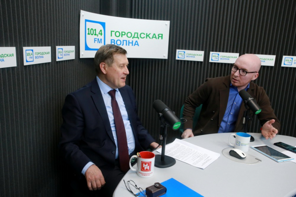 Мэр отвечает: рекордный бюджет, подорожание проезда и&nbsp;белочки в&nbsp;парках