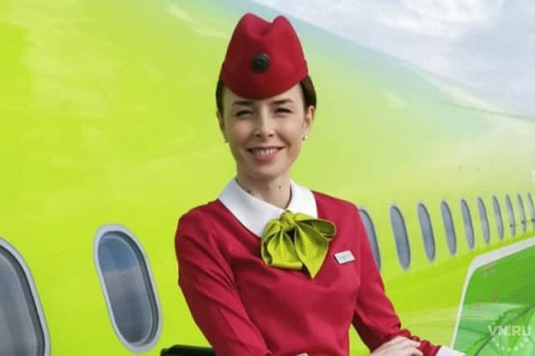 &laquo;Новый год встречали в воздухе&raquo;: стюардесса из Чистоозерного откровенно о профессии
