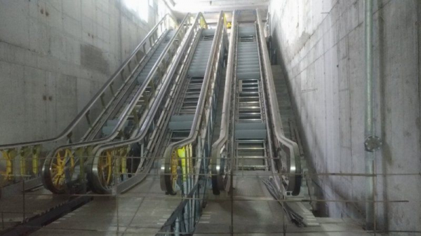 Эскалатор впервые запустили на станции метро &laquo;Спортивная&raquo; в Новосибирске