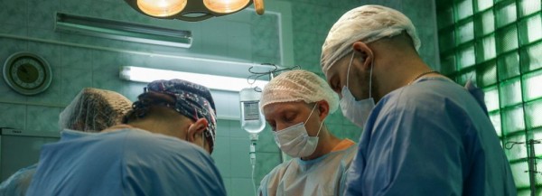 Операцию на мозге без наркоза провели новосибирские хирурги Операцию на мозге без наркоза провели новосибирские хирурги