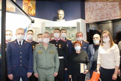 В музее истории следствия Новосибирской области состоялось открытие бюста-портрета из бронзы, посвященного памяти великого известного российского ученого Серова Дмитрия Олеговича