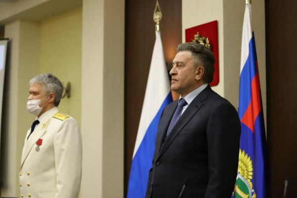 Спикер парламента Новосибирской области поздравил сотрудников прокуратуры с профессиональным праздником Спикер парламента Новосибирской области поздравил сотрудников прокуратуры с профессиональным праздником