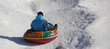 Следственное управление СК России по Новосибирской области призывает всех граждан соблюдать правила безопасности при катании на &laquo;ватрушках&raquo;