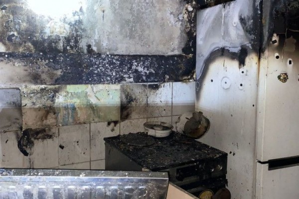 Семь человек вынесли из огня в многоэтажке на Затулинке