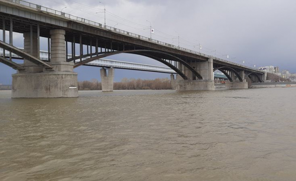 Более 1,5 миллиарда рублей на капремонт Октябрьского моста мэрия хочет получить за счет федеральных программ Более 1,5 миллиарда рублей на капремонт Октябрьского моста мэрия хочет получить за счет федеральных программ