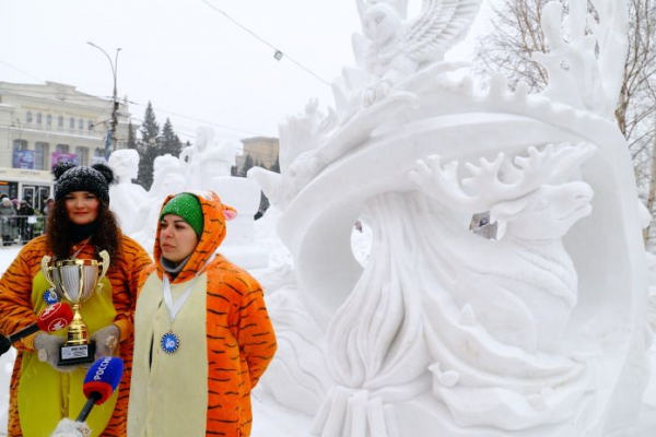 В Новосибирске выбрали лучшую снежную скульптуру В Новосибирске выбрали лучшую снежную скульптуру