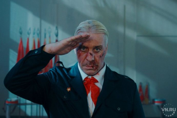 Скандальный фронтмен RAMMSTEIN Тилль Линдеманн отменил январский концерт в Новосибирске