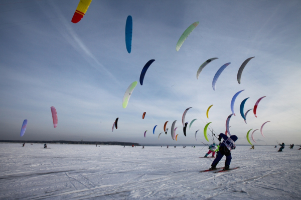 Афиша выходных: гонки c парусами, репетиция Масленицы и киноэксперименты Афиша выходных: гонки c парусами, репетиция Масленицы и киноэксперименты