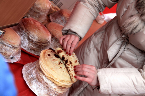 Афиша выходных: гонки c парусами, репетиция Масленицы и киноэксперименты Афиша выходных: гонки c парусами, репетиция Масленицы и киноэксперименты