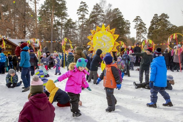 В&nbsp;Новосибирском зоопарке сожгли чучело зимы на&nbsp;Масленицу