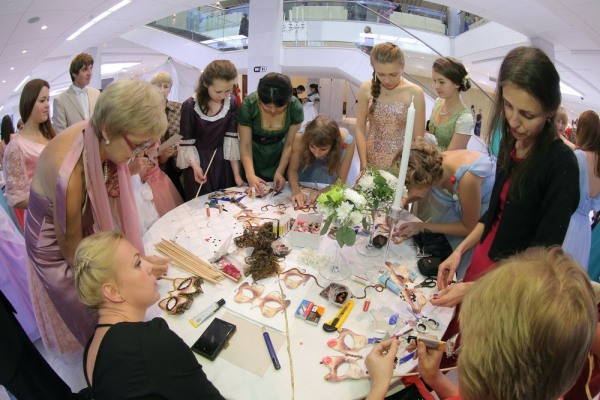 Афиша выходных: ретростёб, ферма с&nbsp;червями и&nbsp;спектакль про ОбьГЭС