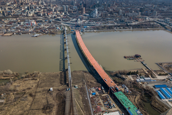 Пролетая над четвёртым мостом: как выглядит главная стройка Новосибирска