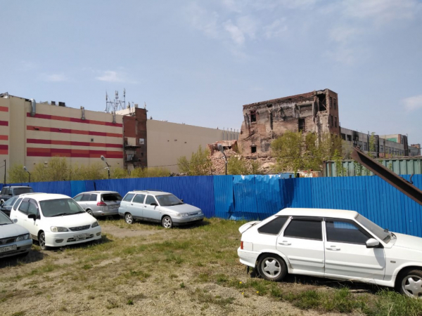 Прощай, готика: старинный мясокомбинат начали сносить в&nbsp;Новосибирске
