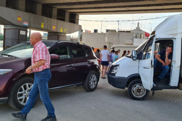 Urent три часа мешала мэрии эвакуировать самокаты с&nbsp;Речного вокзала