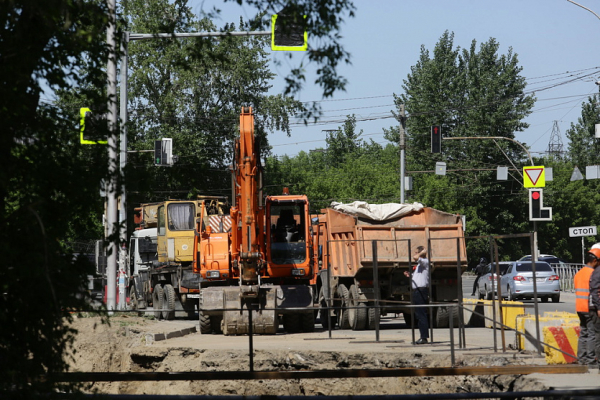Ветхие трубы теплотрассы на&nbsp;Автогенной заменят к&nbsp;середине июня