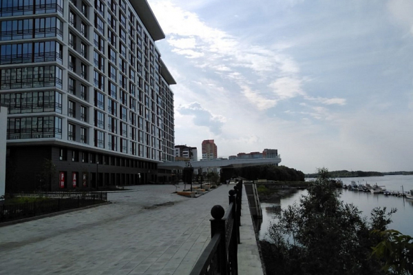 Участок набережной с&nbsp;&laquo;летящим&raquo; мостом открыли в&nbsp;Новосибирске