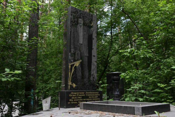 Склепы с&nbsp;сокровищами и&nbsp;Боря Газировка: что хранят кладбища Новосибирска