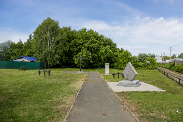 Склепы с&nbsp;сокровищами и&nbsp;Боря Газировка: что хранят кладбища Новосибирска