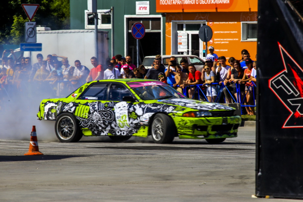 Афиша выходных: фестиваль красок, фолк-балаган и&nbsp;фотосессия с&nbsp;бабаями