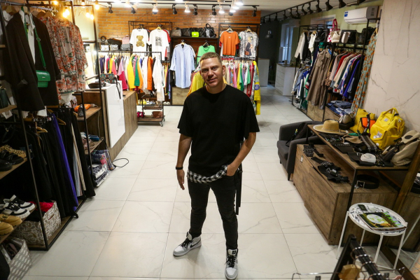 «Добавить красок»: стилист Дмитрий Бондарь о самой модной фишке сезона «Добавить красок»: стилист Дмитрий Бондарь о самой модной фишке сезона