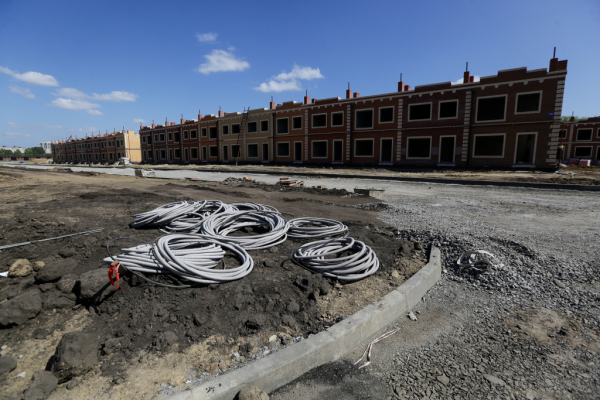 Миниатюрные коттеджи и&nbsp;зеркальные свечки&nbsp;&mdash; как растёт новая Затулинка