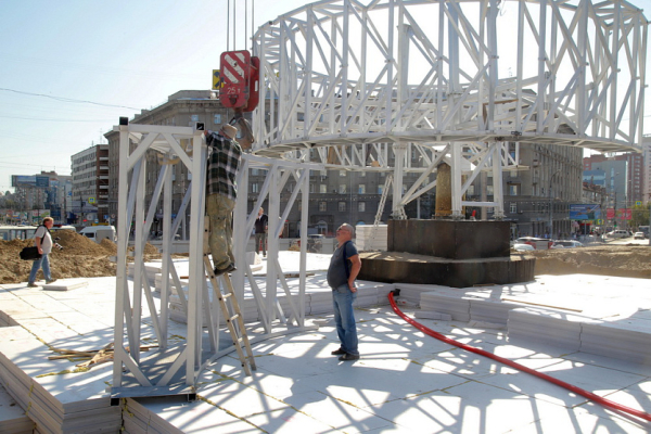 Каркас шпиля стелы на&nbsp;площади Калинина установят до&nbsp;10&nbsp;сентября