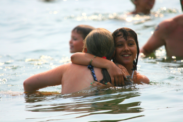 Афиша выходных: фестиваль красок, бампербол и пенная вечеринка на пляже