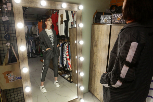 «Добавить красок»: стилист Дмитрий Бондарь о самой модной фишке сезона «Добавить красок»: стилист Дмитрий Бондарь о самой модной фишке сезона