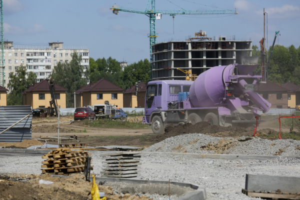 Миниатюрные коттеджи и&nbsp;зеркальные свечки&nbsp;&mdash; как растёт новая Затулинка