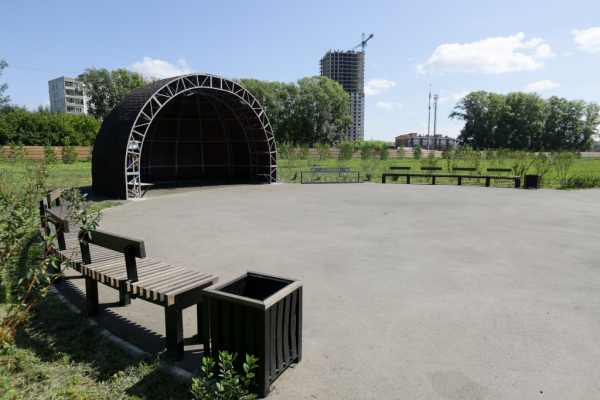 Миниатюрные коттеджи и&nbsp;зеркальные свечки&nbsp;&mdash; как растёт новая Затулинка