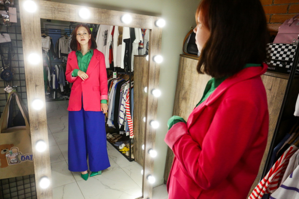 «Добавить красок»: стилист Дмитрий Бондарь о самой модной фишке сезона «Добавить красок»: стилист Дмитрий Бондарь о самой модной фишке сезона