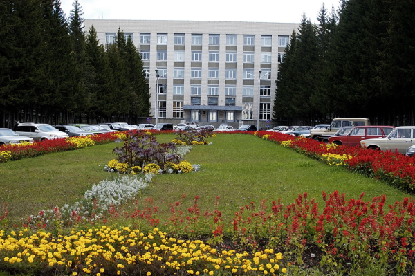 Афиша выходных: прыжки на&nbsp;батутах, &laquo;Терминаторы&raquo; и&nbsp;сноуборд на&nbsp;набережной