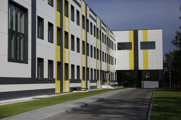 Типовые и&nbsp;красивые: две школы открыли 1&nbsp;сентября в&nbsp;Новосибирске