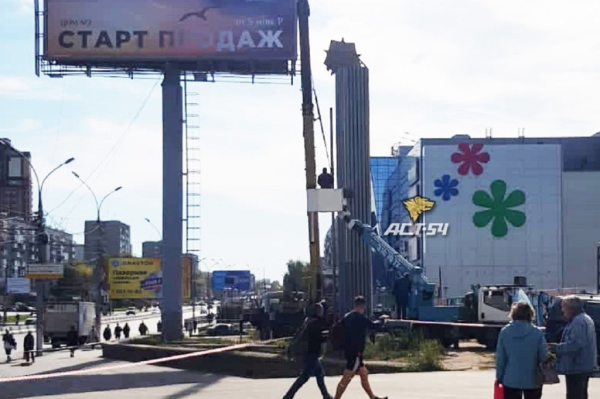 Демонтированный с&nbsp;Красного проспекта памятный знак вернули на&nbsp;место