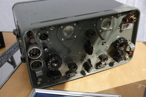 Афиша выходных: башня из&nbsp;автомобилей, рок на&nbsp;барже и&nbsp;игры на&nbsp;балконе