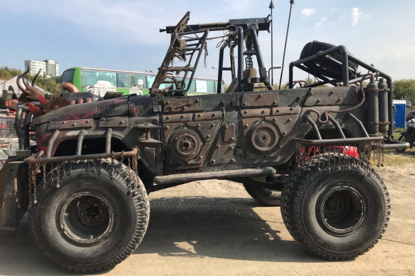 Афиша выходных: шоу каскадёров, гаражка и&nbsp;новоселье у&nbsp;мишек